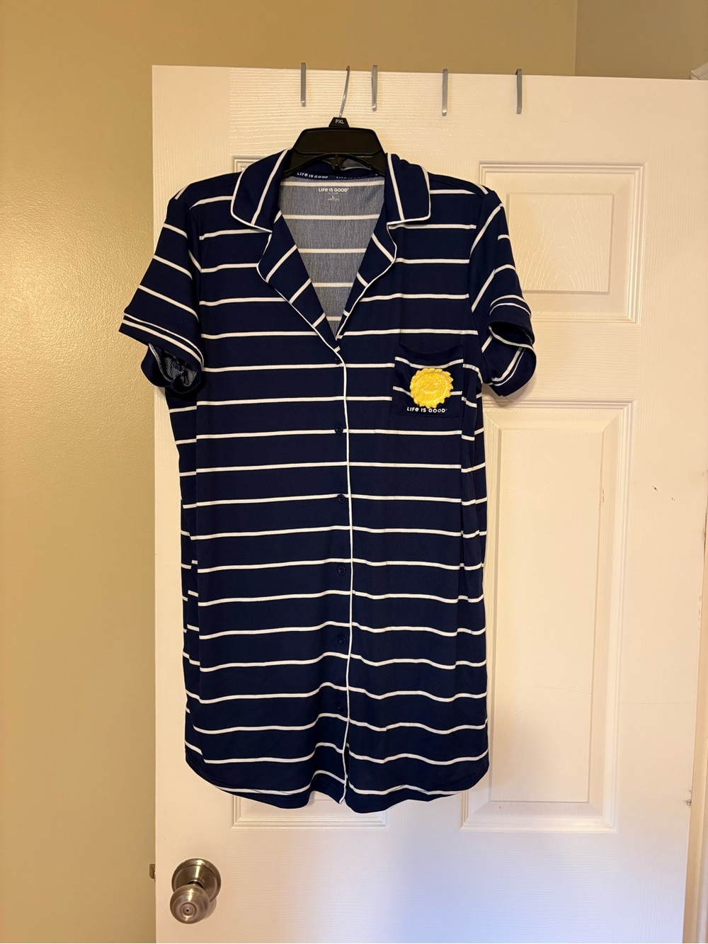 Life is Good Womens Sleep Shirt NWOT
